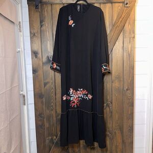 Ostora Floral Embroirdered Maxi Dress